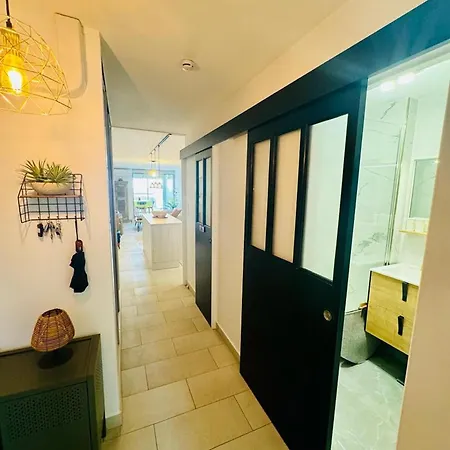 La Corniche Renove De 66m2 Pleine Vue Mer!