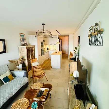 Apartment La Corniche Renove De 66m2 Pleine Vue Mer!