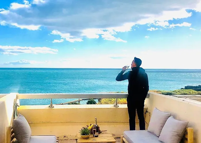 La Corniche Renove De 66m2 Pleine Vue Mer! *