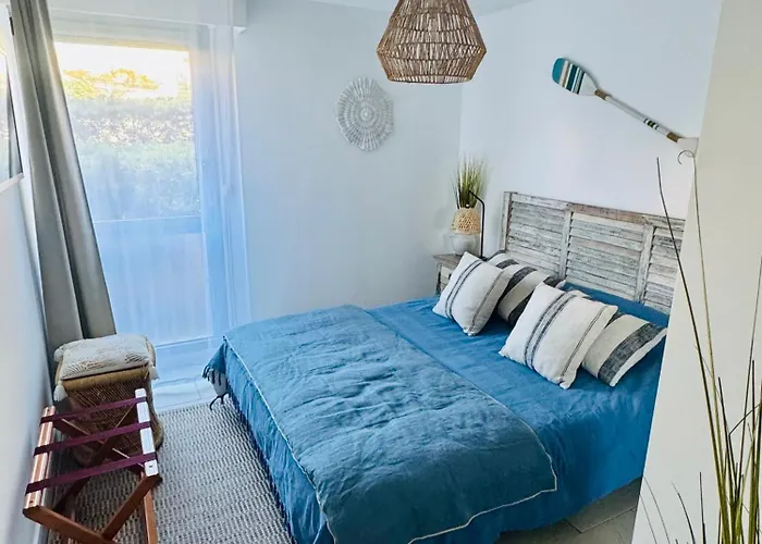 Апартаменты La Corniche Renove De 66m2 Pleine Vue Mer! *