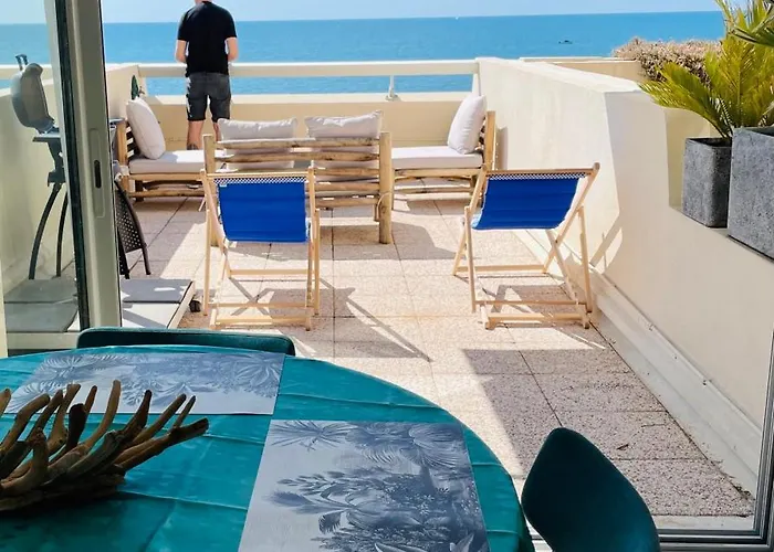 La Corniche Renove De 66m2 Pleine Vue Mer!
