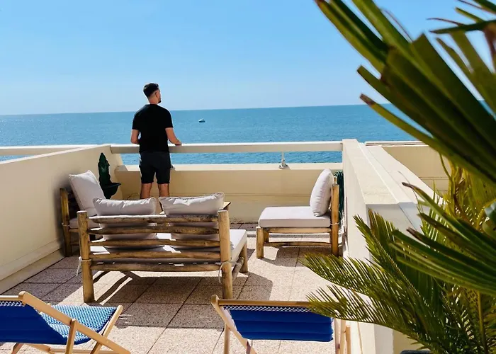 Апартаменты La Corniche Renove De 66m2 Pleine Vue Mer! Сет