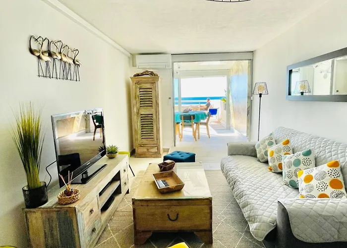 Апартаменты La Corniche Renove De 66m2 Pleine Vue Mer!